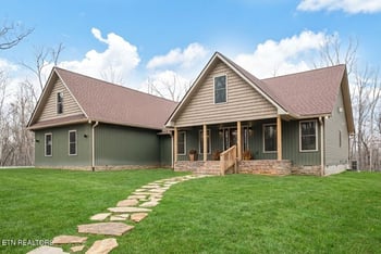 611 Dripping Springs Rd, Monterey, TN 38574