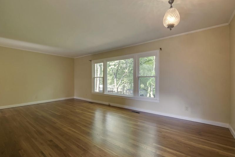 611 Edgewood Dr, Athens, TN 37303