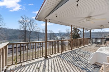 611 Flat Hollow Marina Rd, Speedwell, TN 37870
