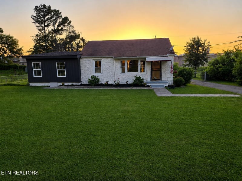 611 Leconte Ln, Knoxville, TN 37912
