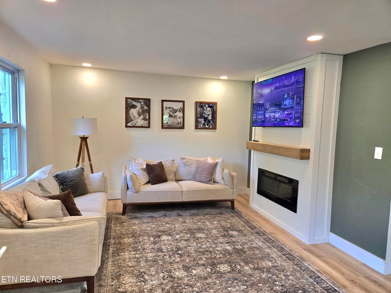 611 Leconte Ln, Knoxville, TN 37912