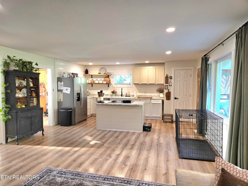 611 Leconte Ln, Knoxville, TN 37912