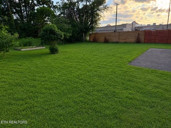611 Leconte Ln, Knoxville, TN 37912