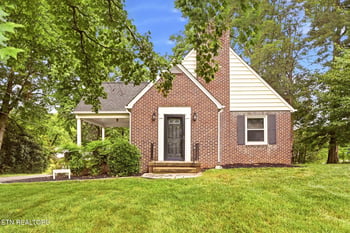 611 S Charles G Seivers Blvd, Clinton, TN 37716