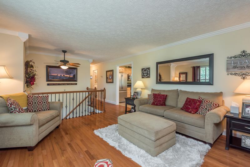 611 Stowers Dr, Corryton, TN 37721
