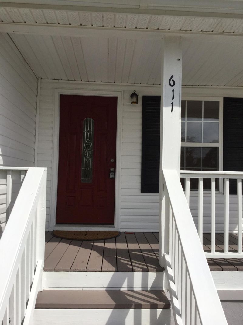 611 W First Ave, Lenoir City, TN 37771