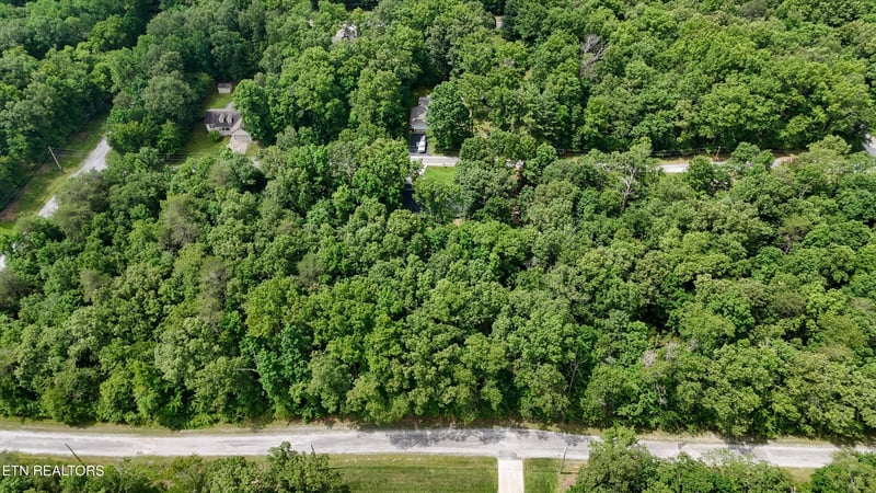 6110 Pocahontas Ln, Crossville, TN 38572