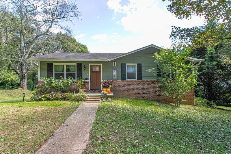 6110 Walnut Valley Dr, Knoxville, TN 37919