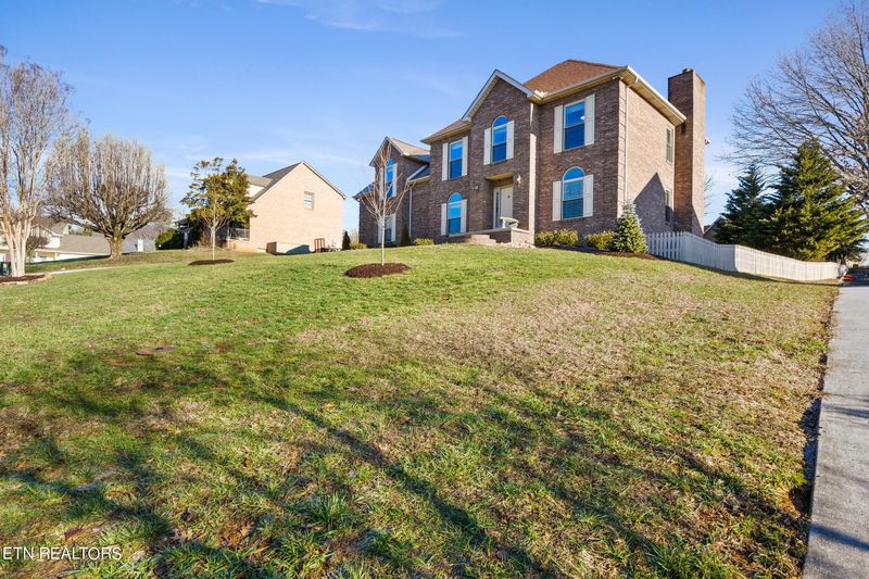 6112 Bellerive Ave, Knoxville, TN 37918