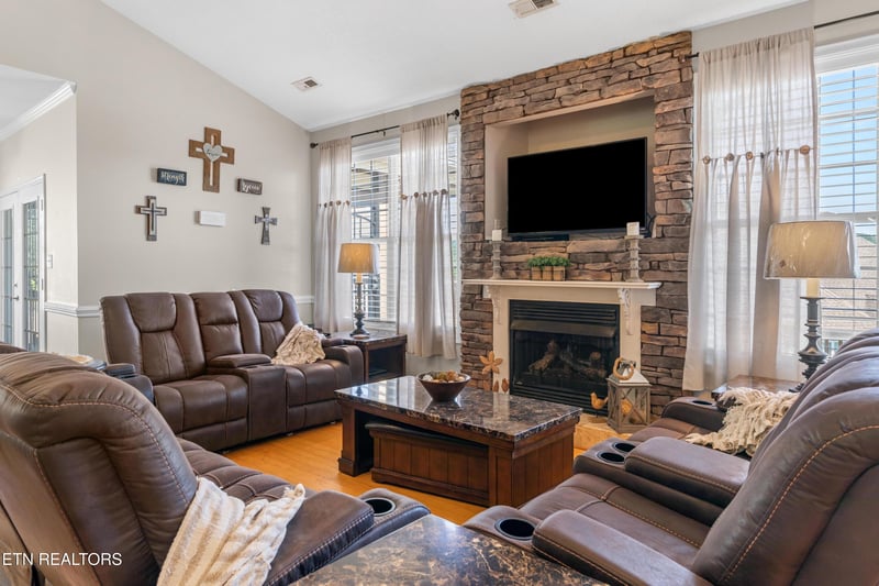 6113 Stratford Park Blvd #2, Knoxville, TN 37912