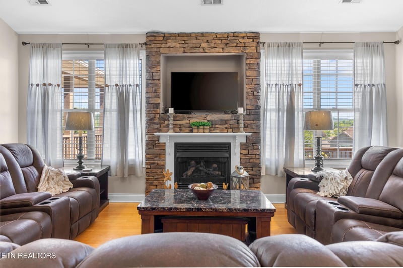 6113 Stratford Park Blvd #2, Knoxville, TN 37912