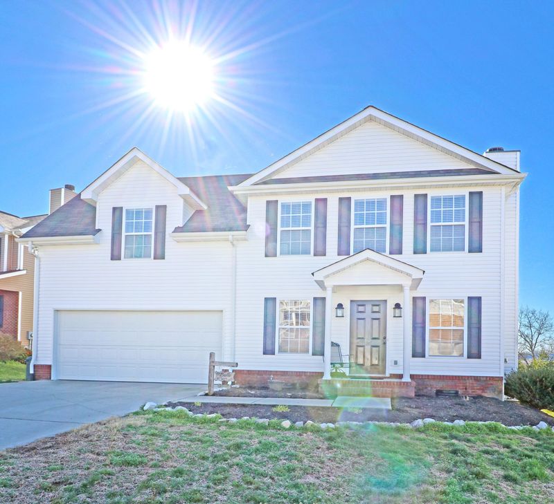 6114 Starflower Ln, Powell, TN 37849