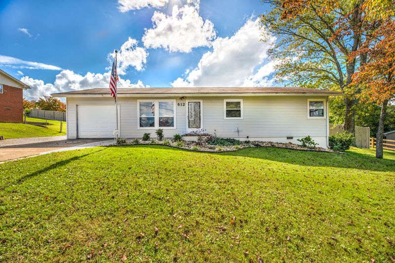 612 Crestwood Dr, Clinton, TN 37716