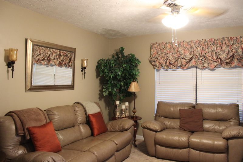 612 Hatcher Cir, Pigeon Forge, TN 37863