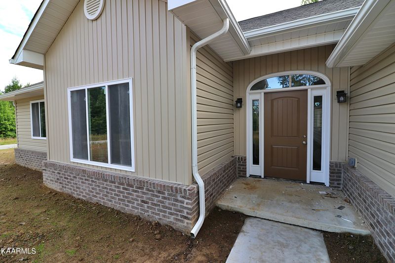 612 Kayla Ln, Oneida, TN 37841