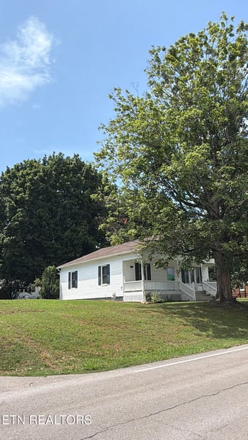 612 S Tellico St, Madisonville, TN 37354