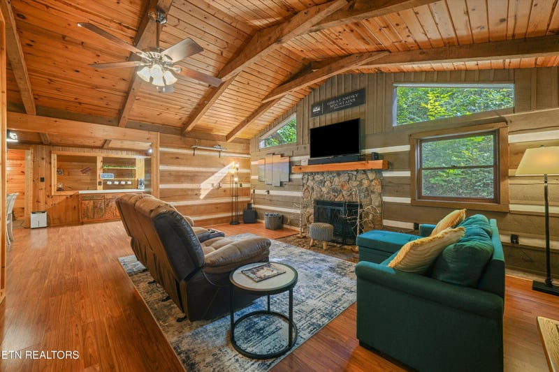 612 Stonegate Way, Townsend, TN 37882