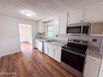 612 Victor Dr, Knoxville, TN 37912