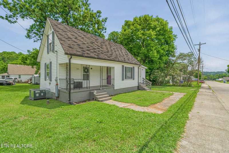 612 W Strang St, Rockwood, TN 37854