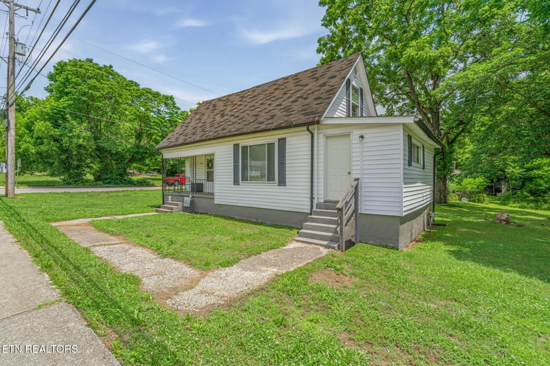 612 W Strang St, Rockwood, TN 37854