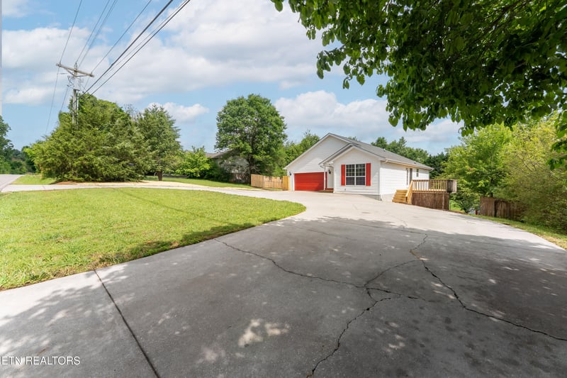 6125 Bingham Ln, Maryville, TN 37801