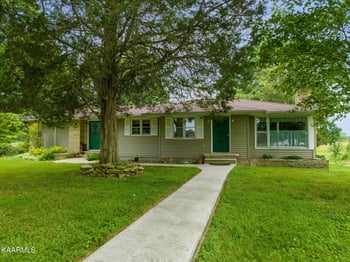 6129 Nashville Hwy, Deer Lodge, TN 37726