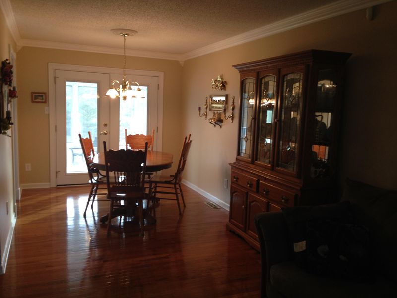 613 Carmen Ln, Clinton, TN 37716