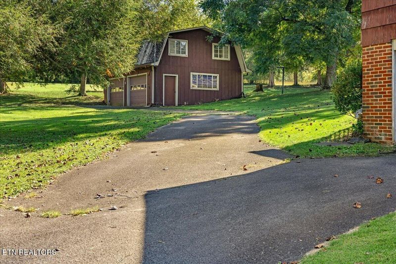 613 Central Ave, Athens, TN 37303