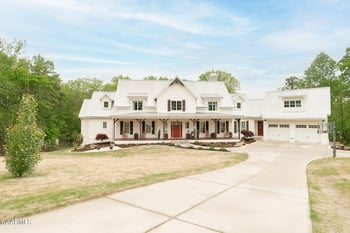 613 Dixon Rd, Lenoir City, TN 37772