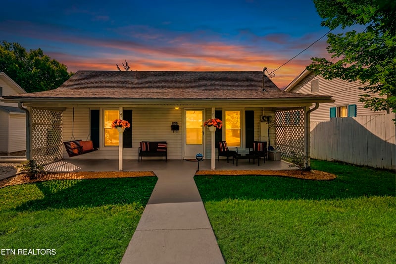 613 Fowler St, Clinton, TN 37716