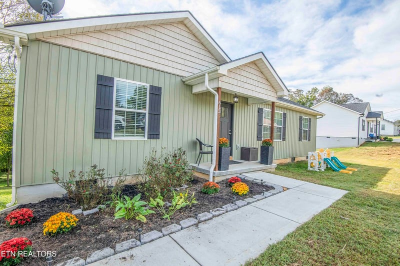 613 Glendale Ave, Clinton, TN 37716