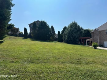 6132 Stratford Park Blvd, Knoxville, TN 37912