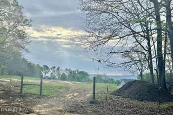 614 Apoka Ln, Crossville, TN 38572