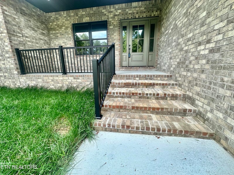 614 Apoka Ln, Crossville, TN 38572