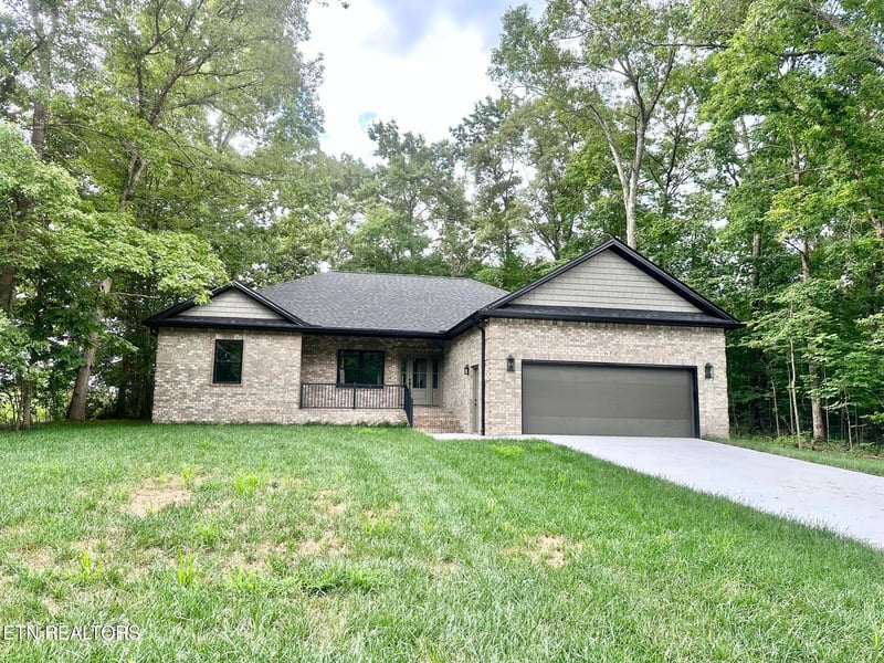 614 Apoka Ln, Crossville, TN 38572