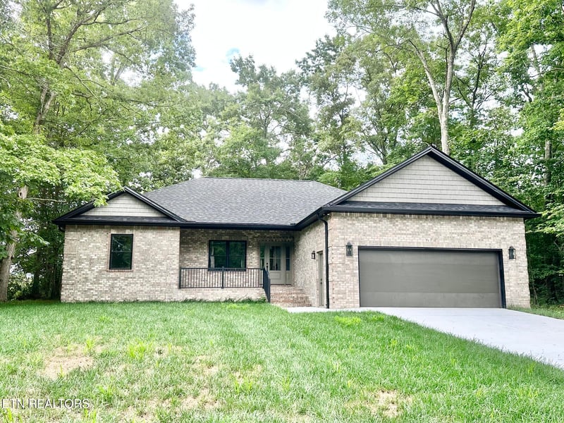 614 Apoka Ln, Crossville, TN 38572