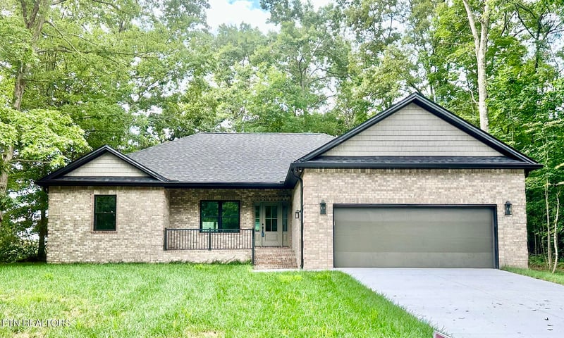 614 Apoka Ln, Crossville, TN 38572
