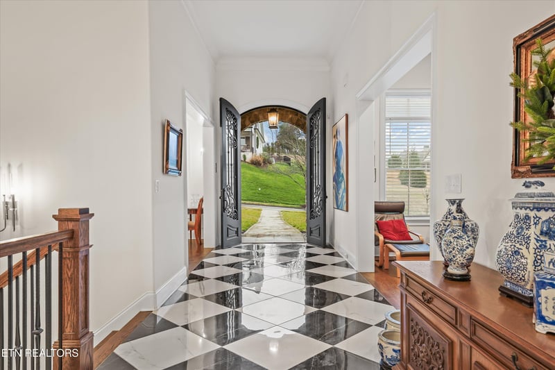 614 Barnsley Rd, Knoxville, TN 37934