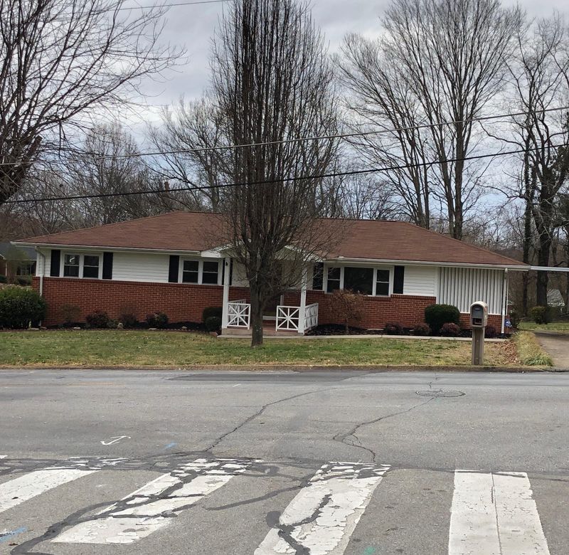 614 Elizabeth St, Athens, TN 37303