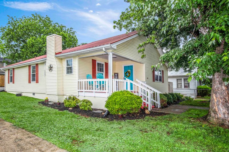 614 Ferry St, Loudon, TN 37774