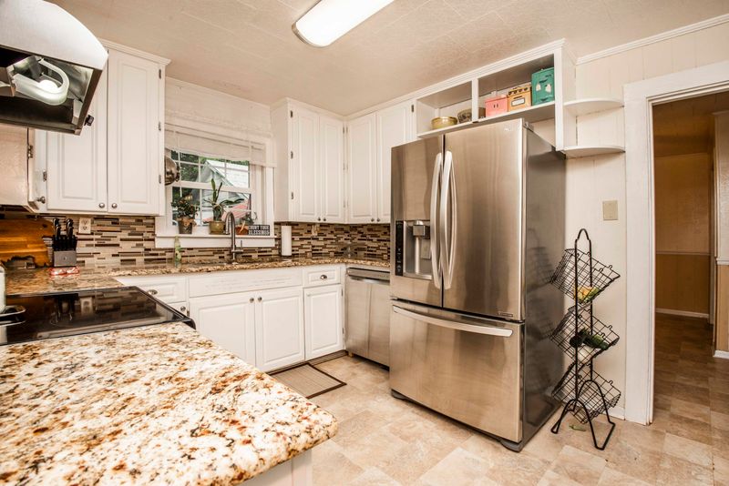 614 Ferry St, Loudon, TN 37774