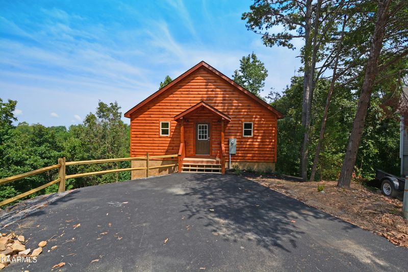 614 Quill Gordon Ct, Pigeon Forge, TN 37863