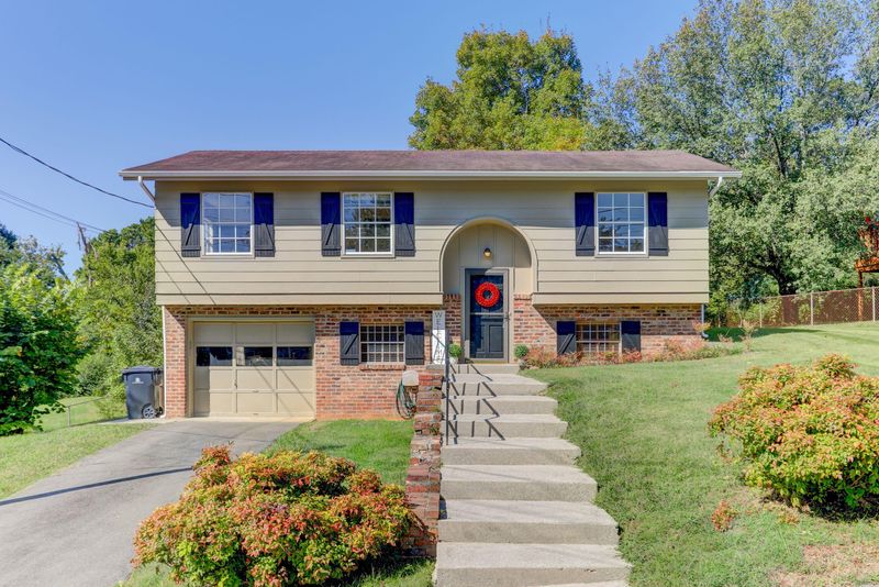 6143 Cougar Dr, Knoxville, TN 37921