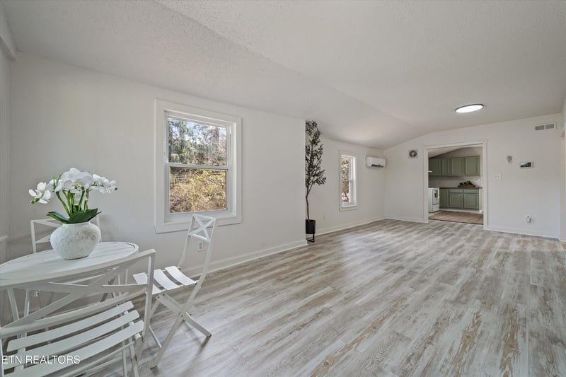615 Butler Mill Rd, Oliver Springs, TN 37840