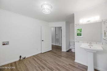 615 Carroll St, Etowah, TN 37331