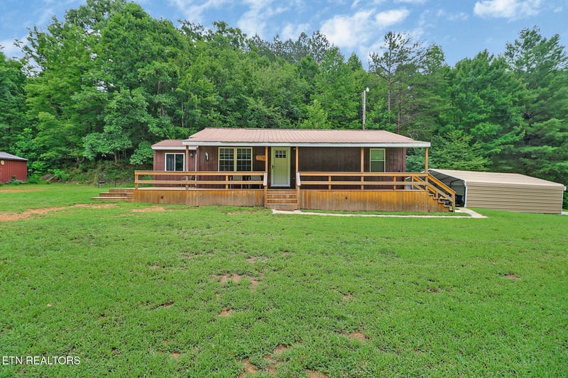 615 E Robbins Rd, Robbins, TN 37852