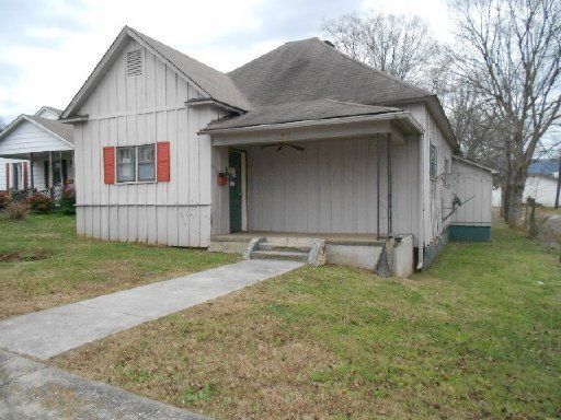 615 Georgia Ave, Etowah, TN 37331