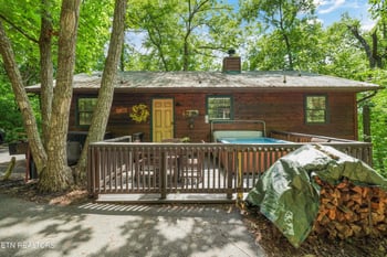 615 Iron Mountain Rd, Pigeon Forge, TN 37863