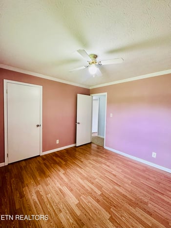 615 Mccartt St, Wartburg, TN 37887