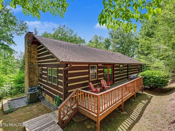615 N Ownby Dr, Gatlinburg, TN 37738